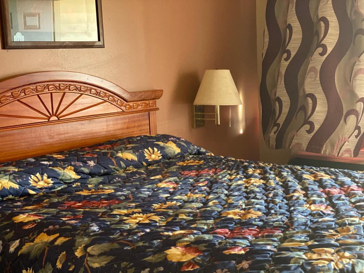 Payless Inn Kingfisher Экстерьер фото